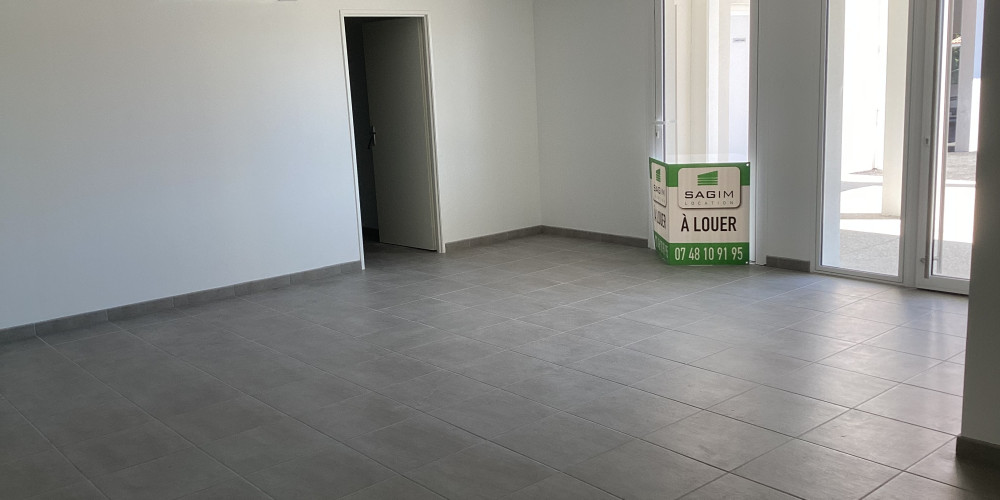 local commercial à ST GEOURS DE MAREMNE (40230)